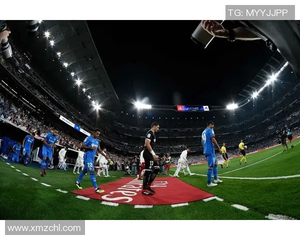 马内的足球传奇之路：从非洲小村到世界顶级球场的辉煌历程